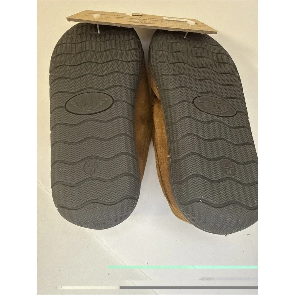 Dockers Dark Tan Memory Foam Men's Size 7-8‎ Slippers